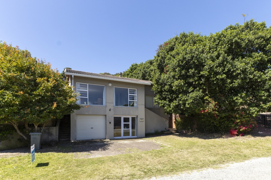 4 Bedroom Property for Sale in Seafield Eastern Cape
